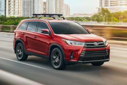 2019 Toyota Highlander Front Right in Red